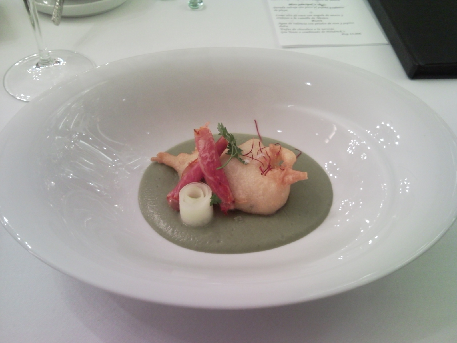 Restaurante en Valencia Royal de alcachofa de Benicarló con tempura de ostra y jamón de bellota